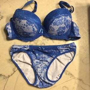 Paris panty and bra set
